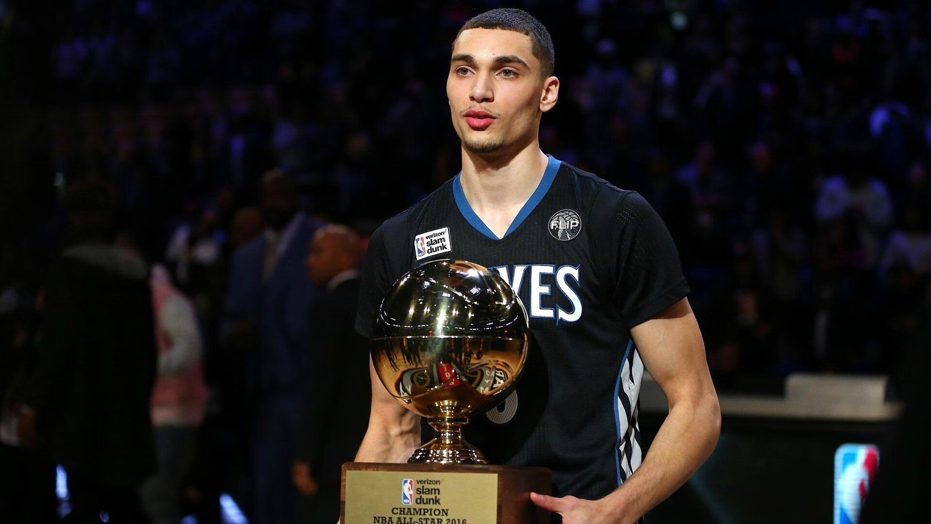 《揭秘2025全国英雄联盟职业联赛背后的故事》，二零二零年英雄联盟